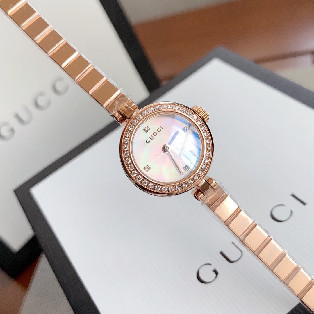 GG watch - Gold & Diamonds