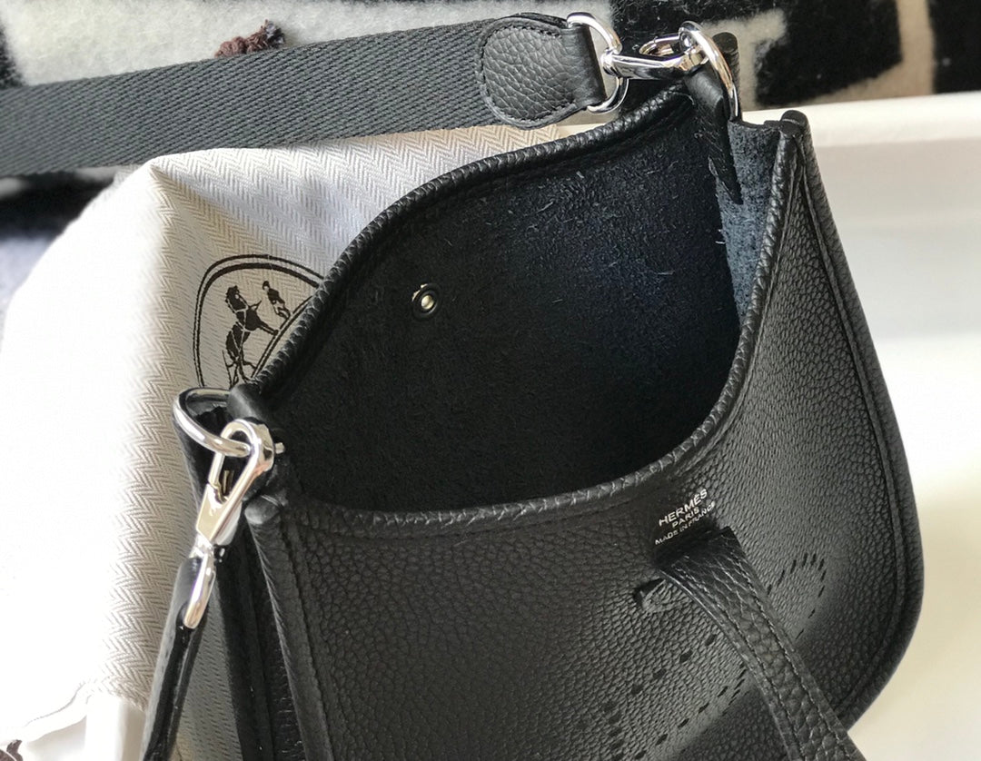 H e r m e s togo 18cm black