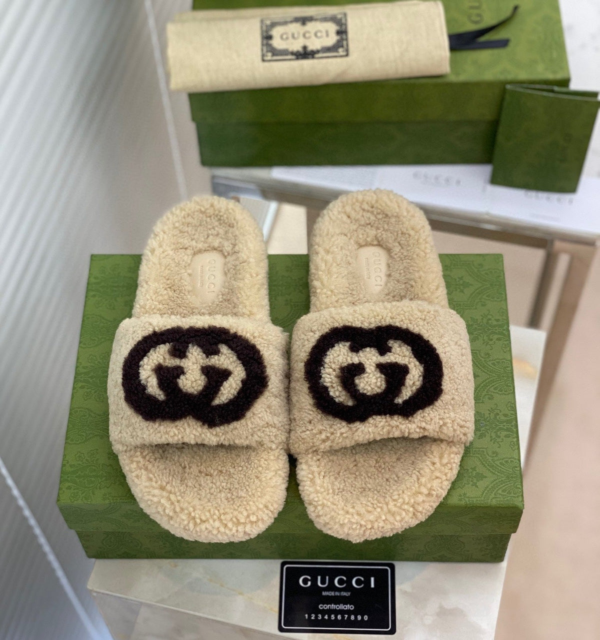 G u c c I slippers