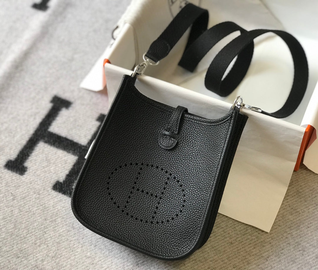 H e r m e s togo 18cm black