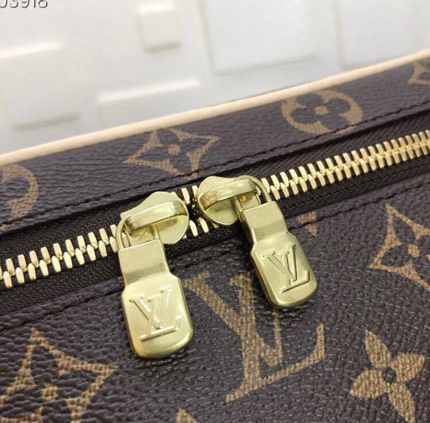 handbag compact vanity
