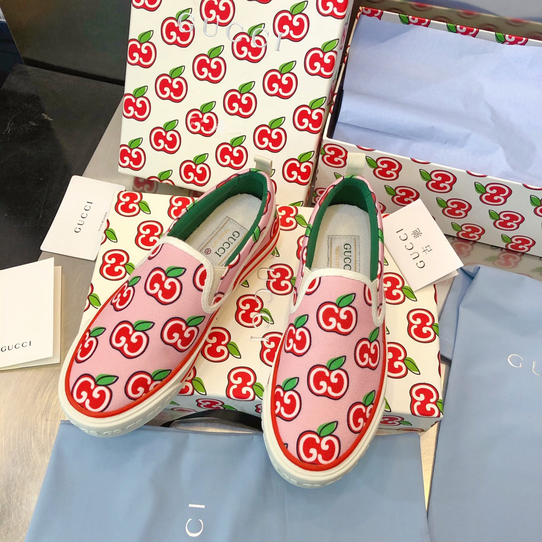 G u c c I slip ons