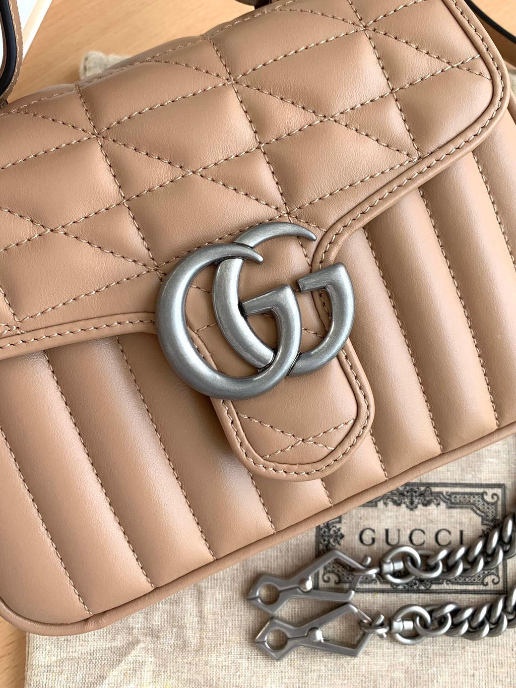 G u c c i marmont W21 H15.5 D8cm