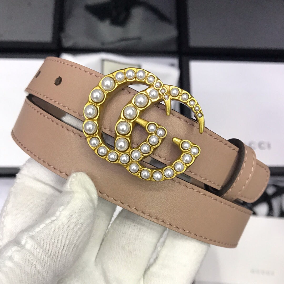 G u c c i cream belt