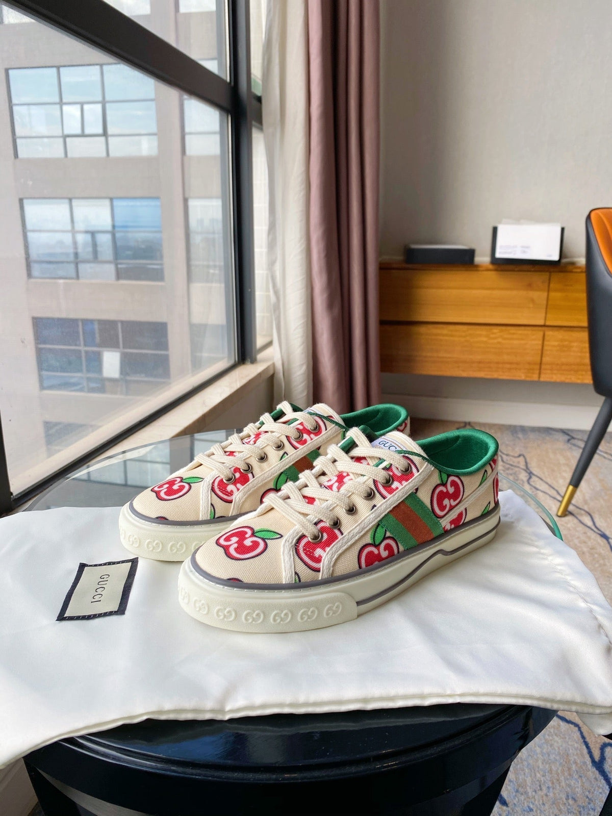 G u c c I tennis sneakers