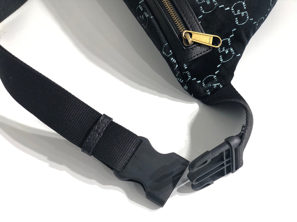 G u c c i bumbag 28*19CM