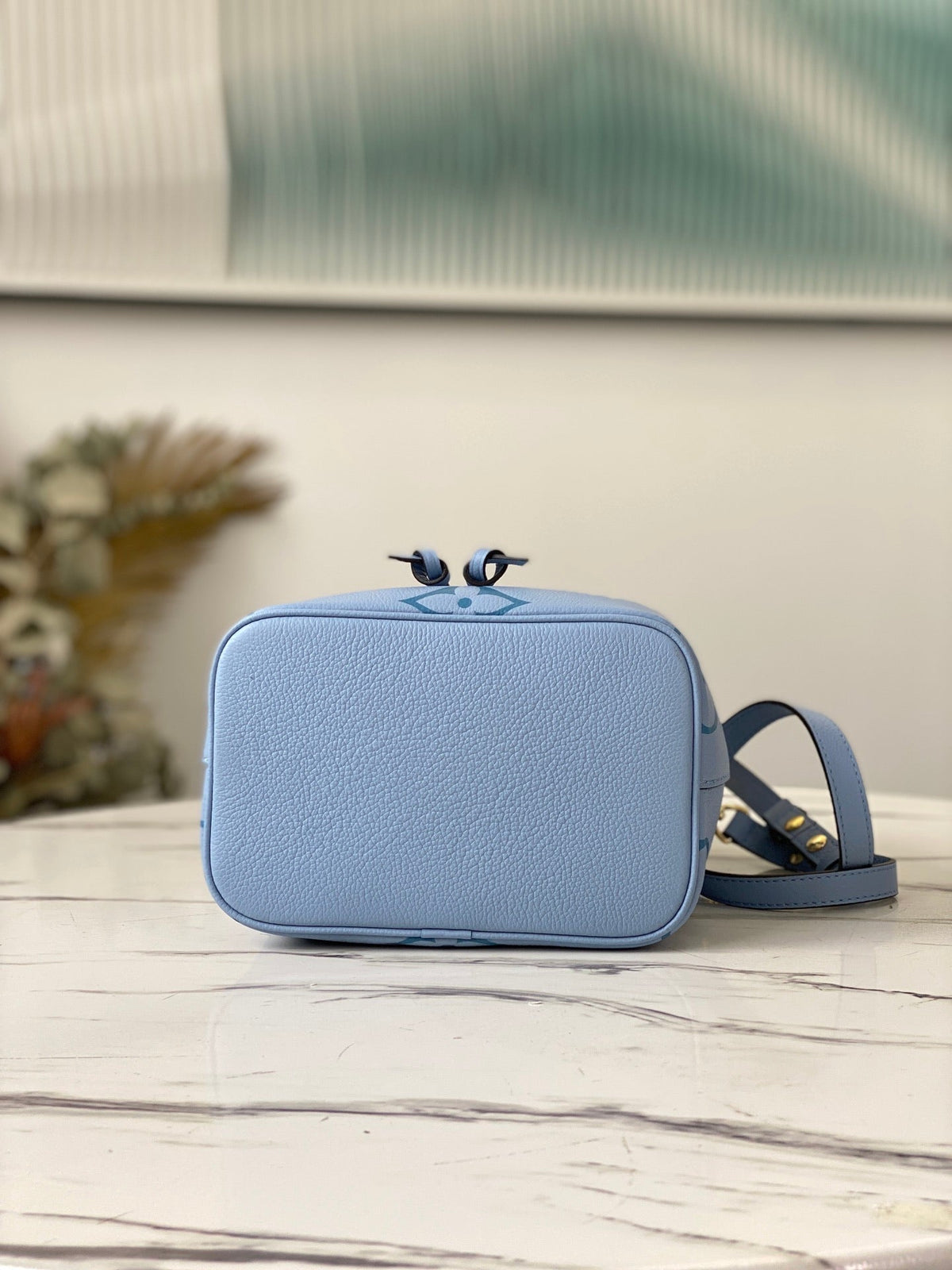 handbag giant blue